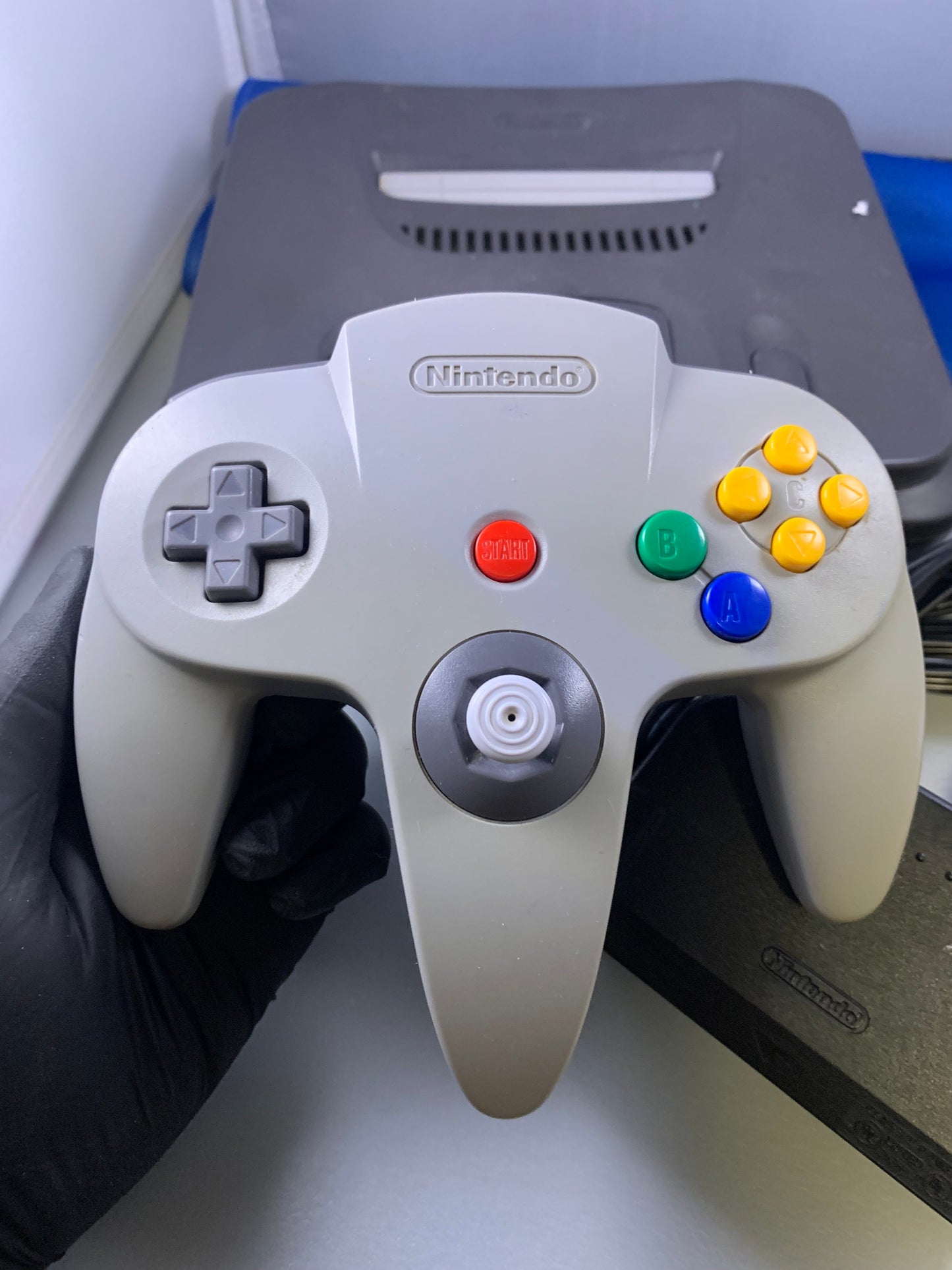 N64 Nintendo 64 console W/ gray controller