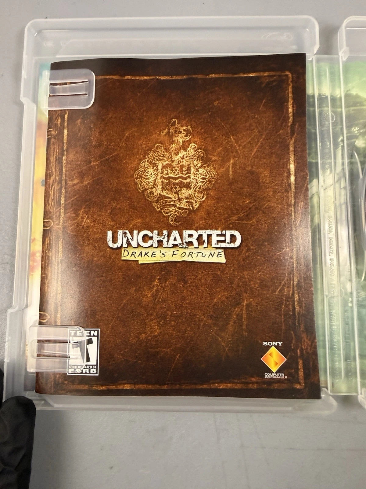 Uncharted: Drake’s Fortune (CIB) w/ reg card