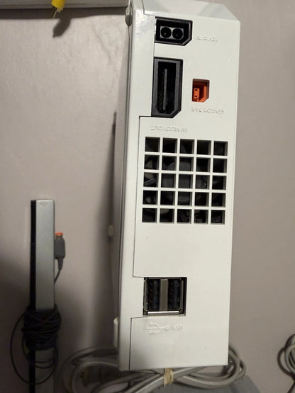 Nintendo Wii W/Controller