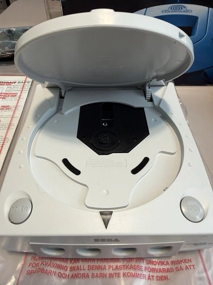 DREAMCAST Gaming System Console HKT-3020 (CIB)