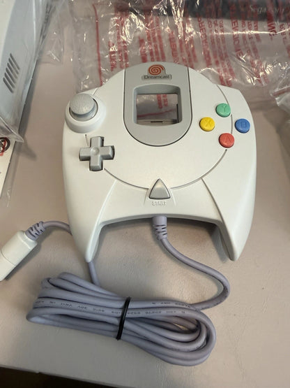 DREAMCAST Gaming System Console HKT-3020 (CIB)