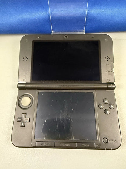 Nintendo 3DS XL - SPR-001 Red/Black