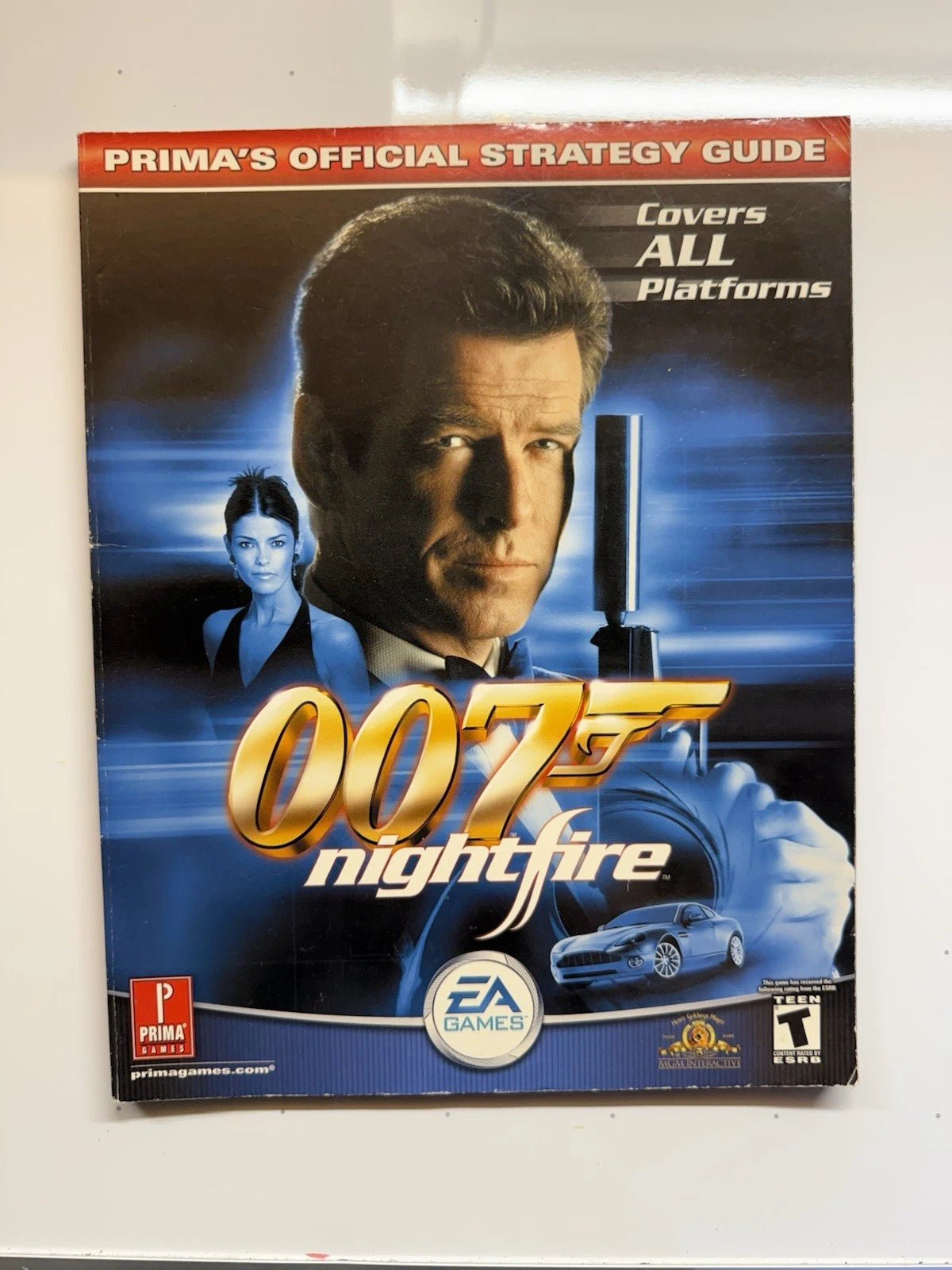 007 : Nightfire by Steve Honeywell Prima Official Strategy Guide PS2 XBOX