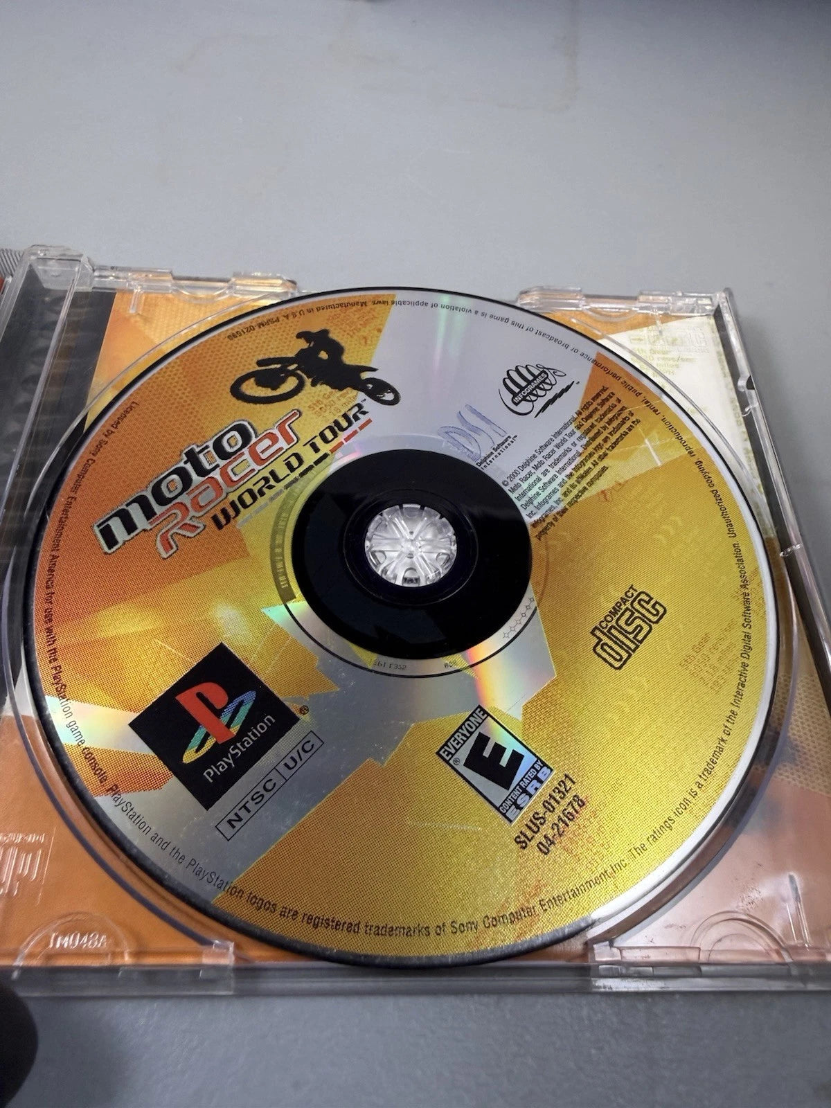 Moto Racer: World Tour (CIB, Reg Card)