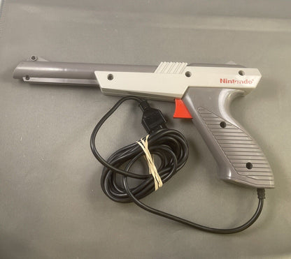 Zapper Light Gun Gray NES-005 (A)