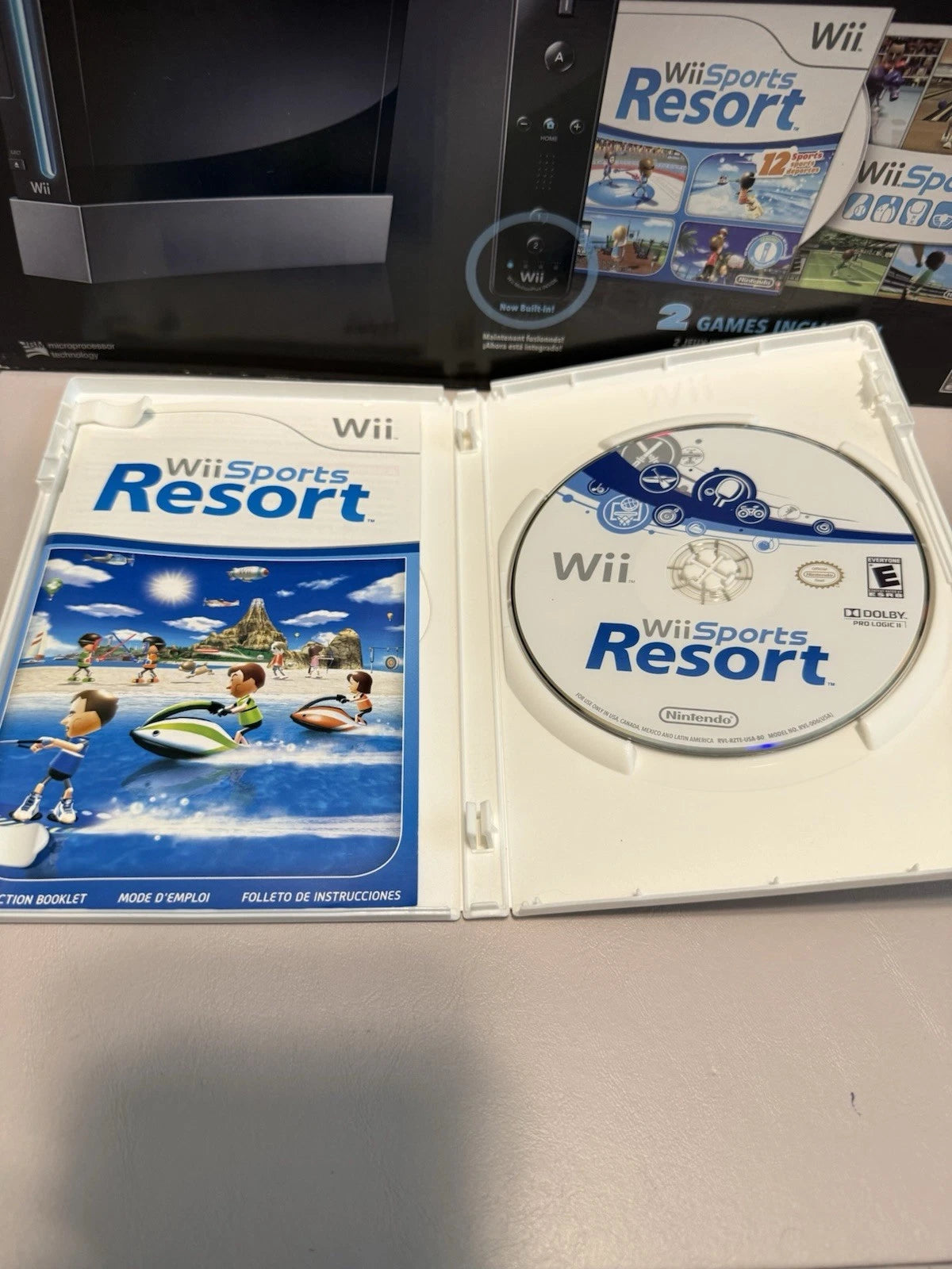 Wii w/ Wii Sports & Wii Sports Resort Bundle (CIB)