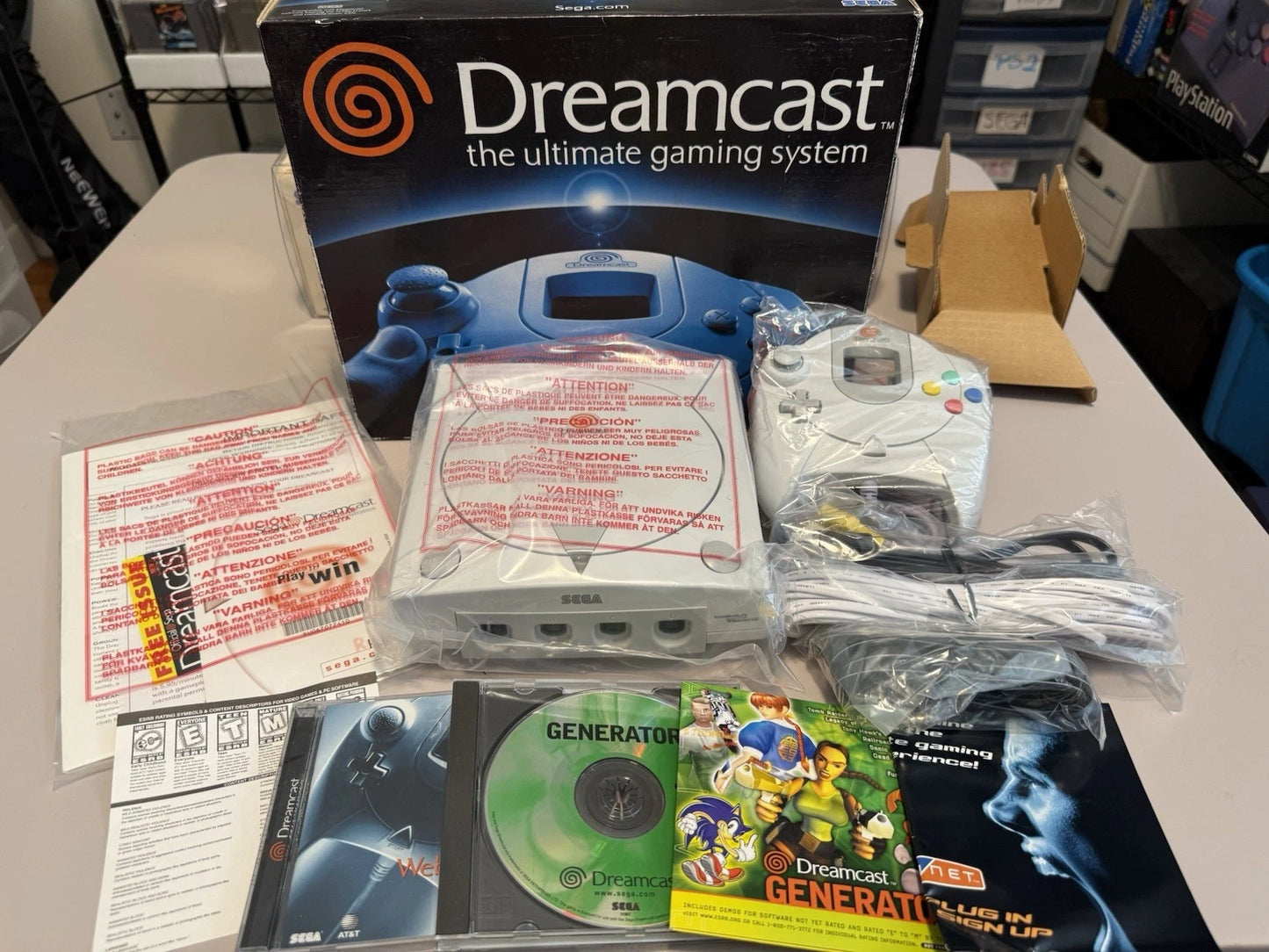 DREAMCAST Gaming System Console HKT-3020 (CIB)