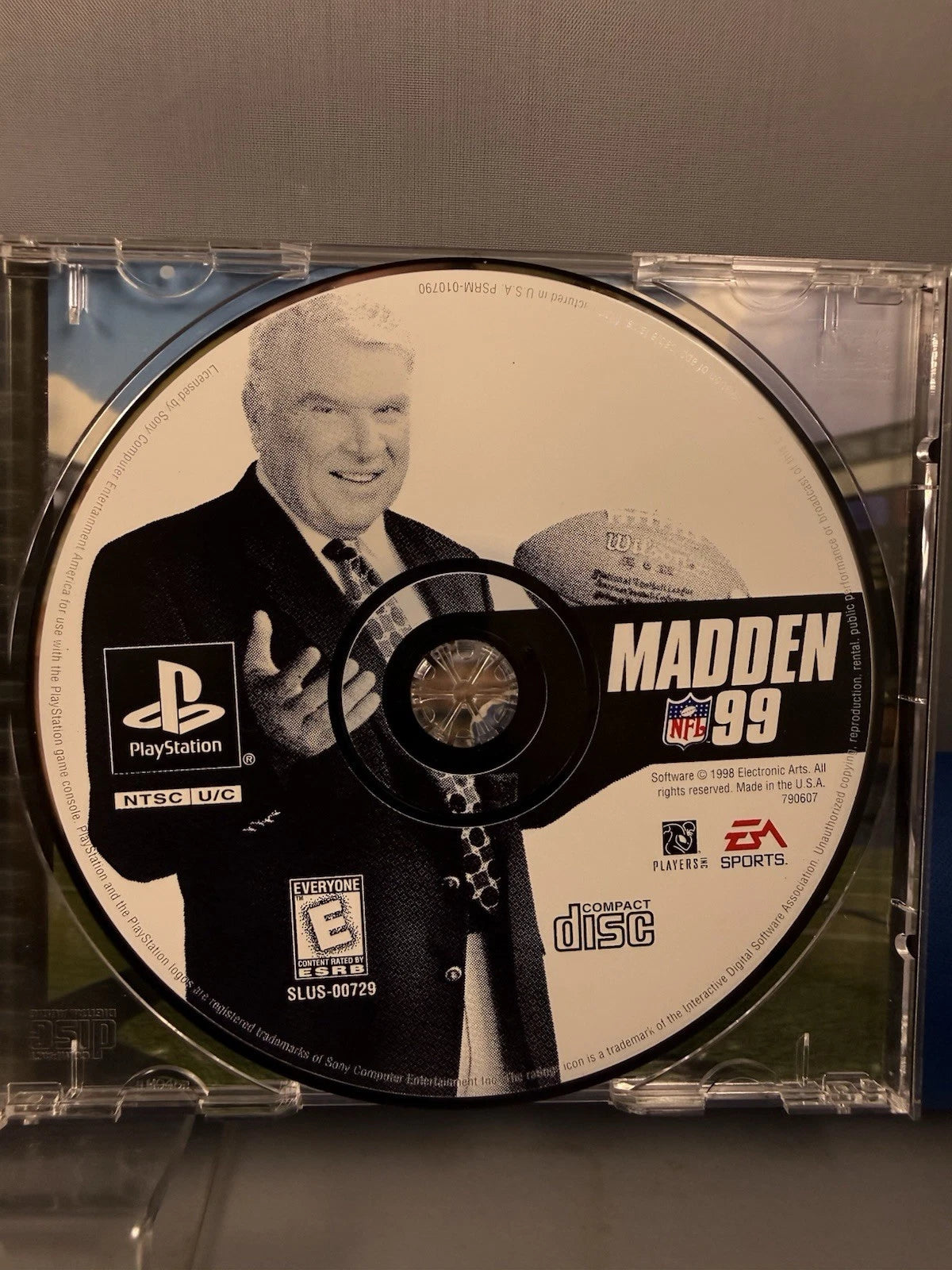 Madden NFL 99 (CIB)
